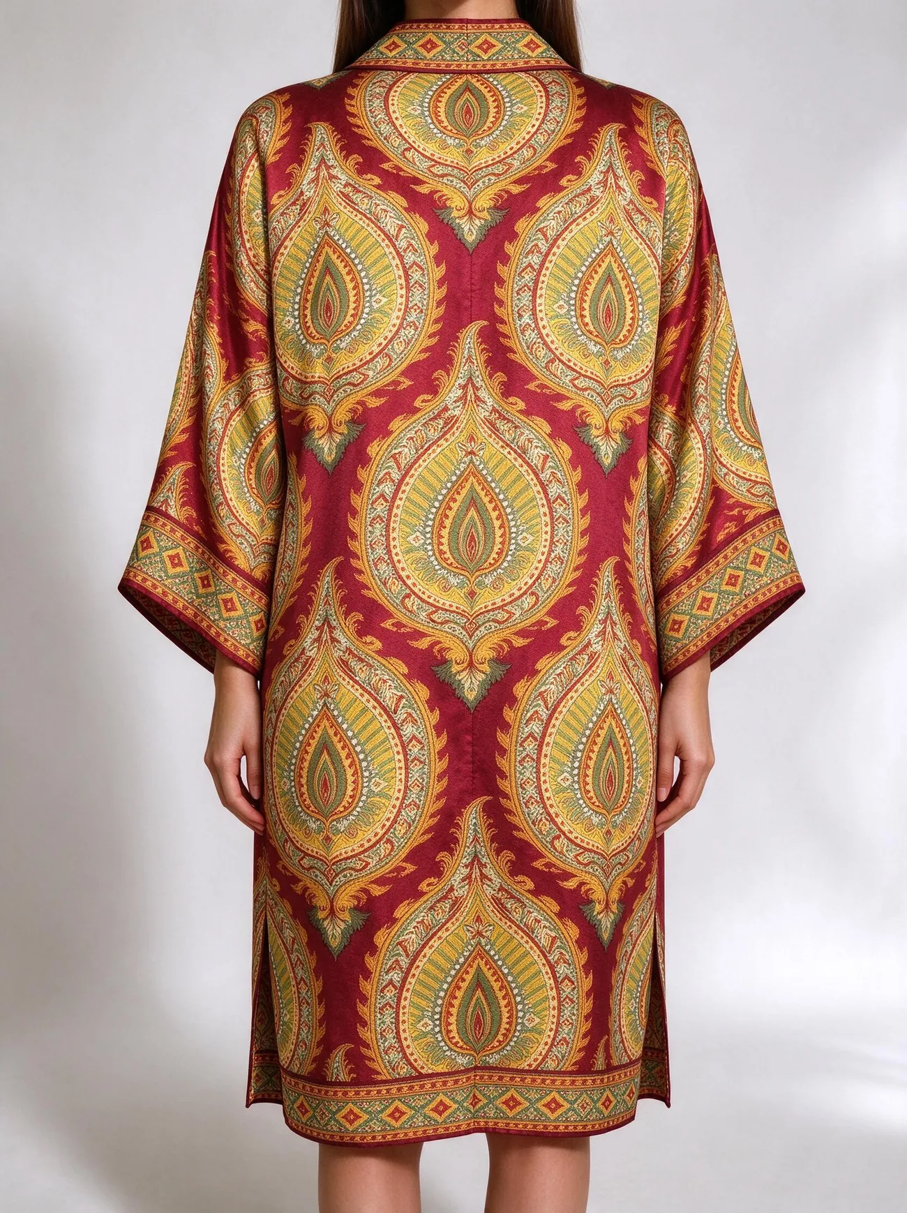 Buta kimono, detail: the band ends at the hip