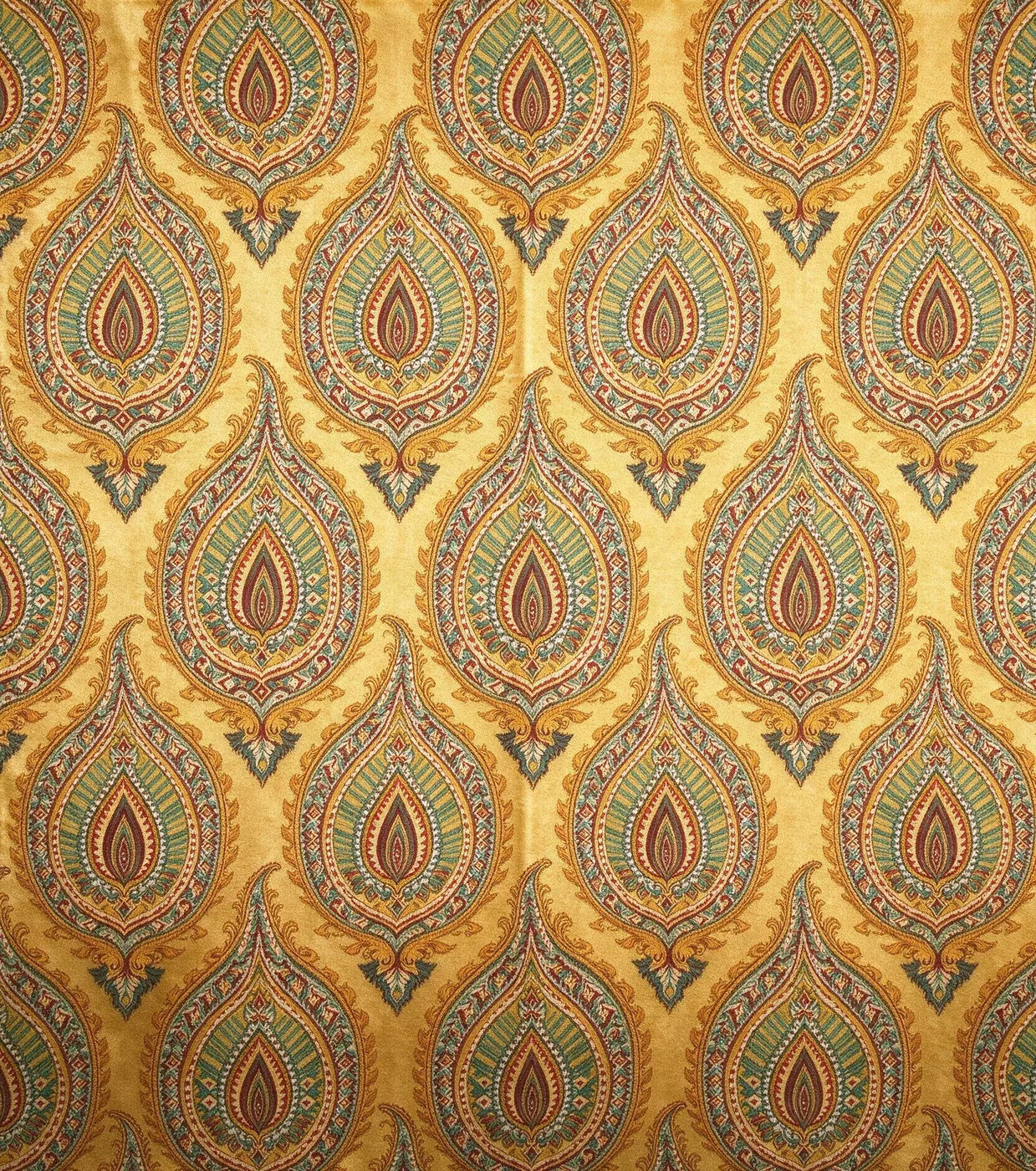 Buta kimono, inside: the printed lining