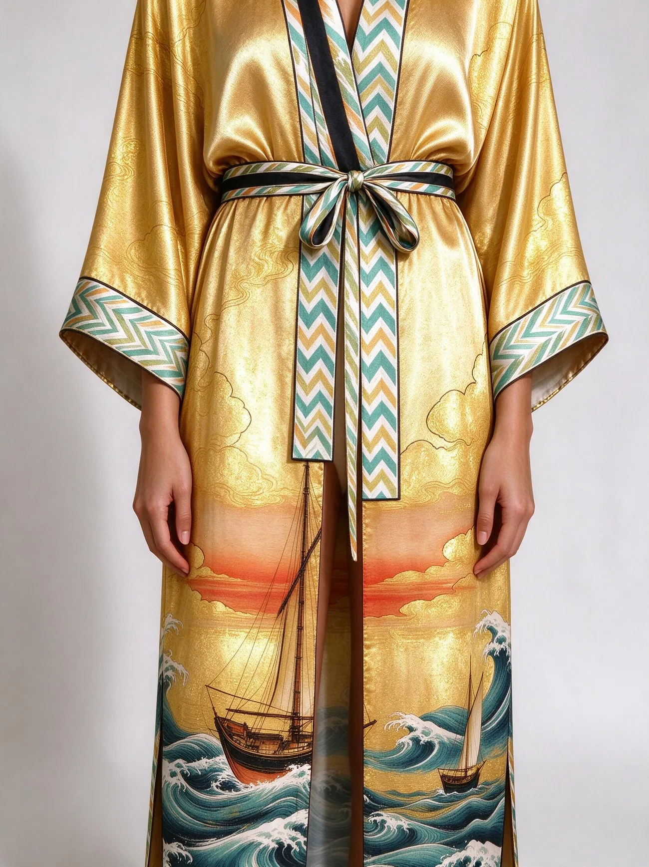 Dhow kimono, detail: the band ends at the hip