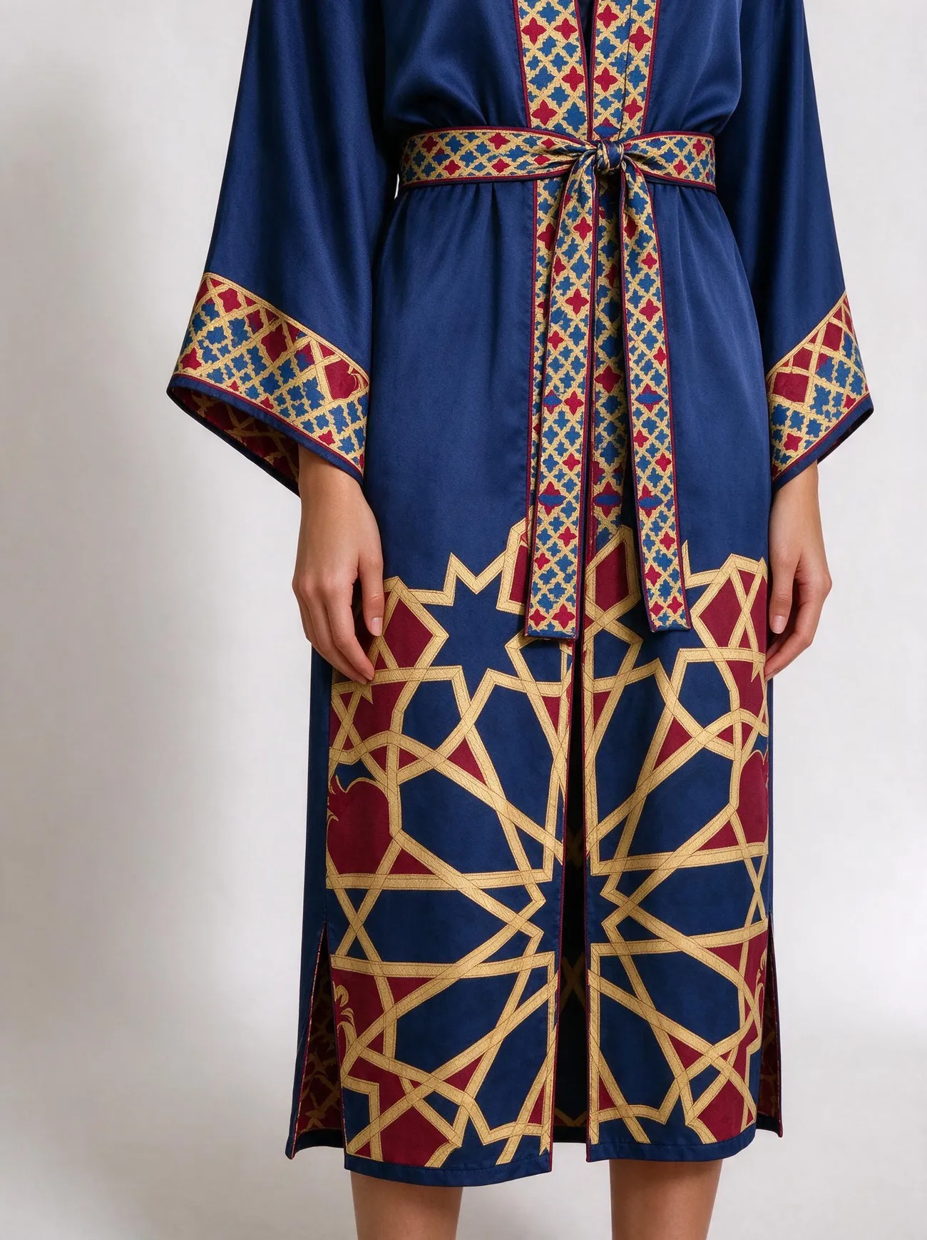 Shebeke kimono, detail: the band ends at the hip
