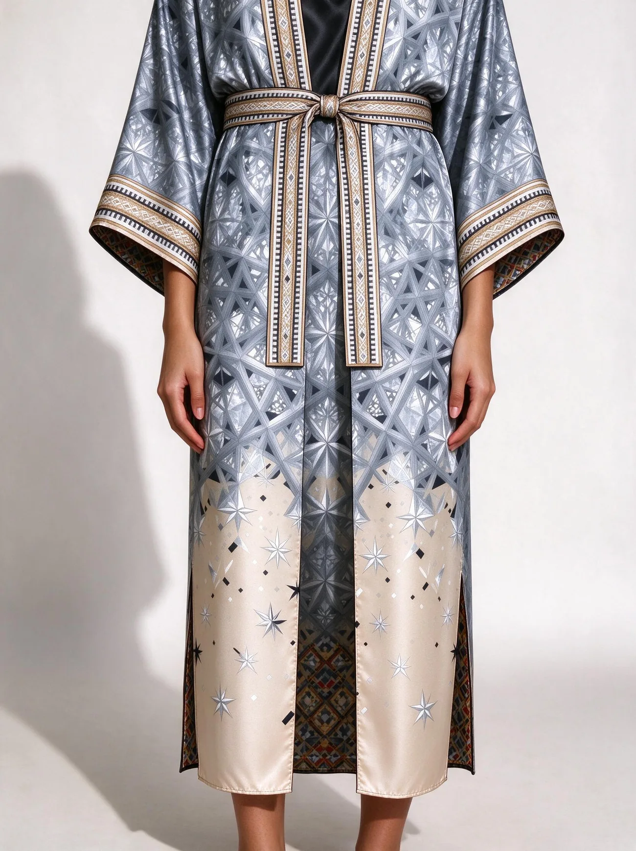 Shuaa kimono, detail: the band ends at the hip
