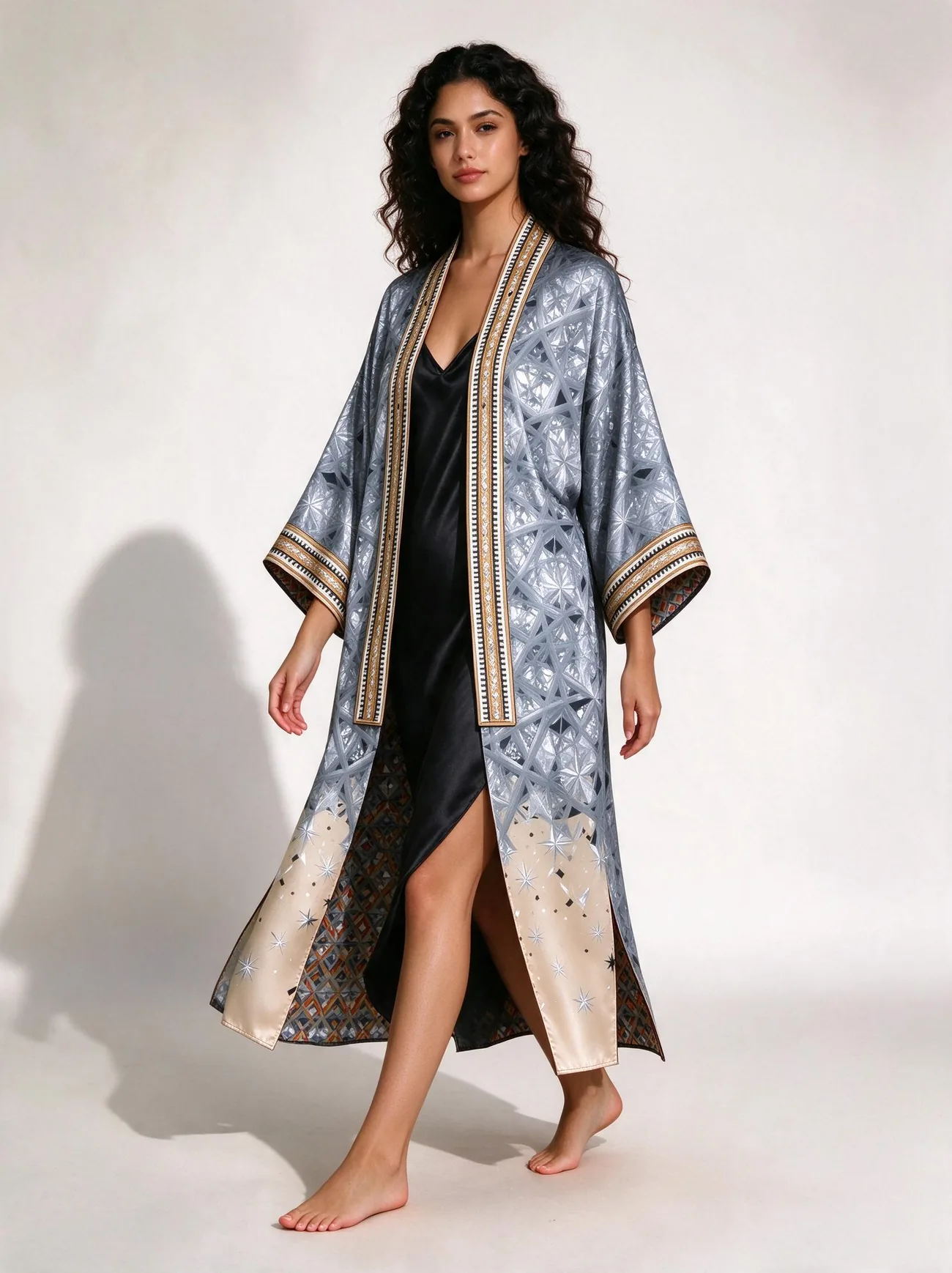 Shuaa kimono, in movement