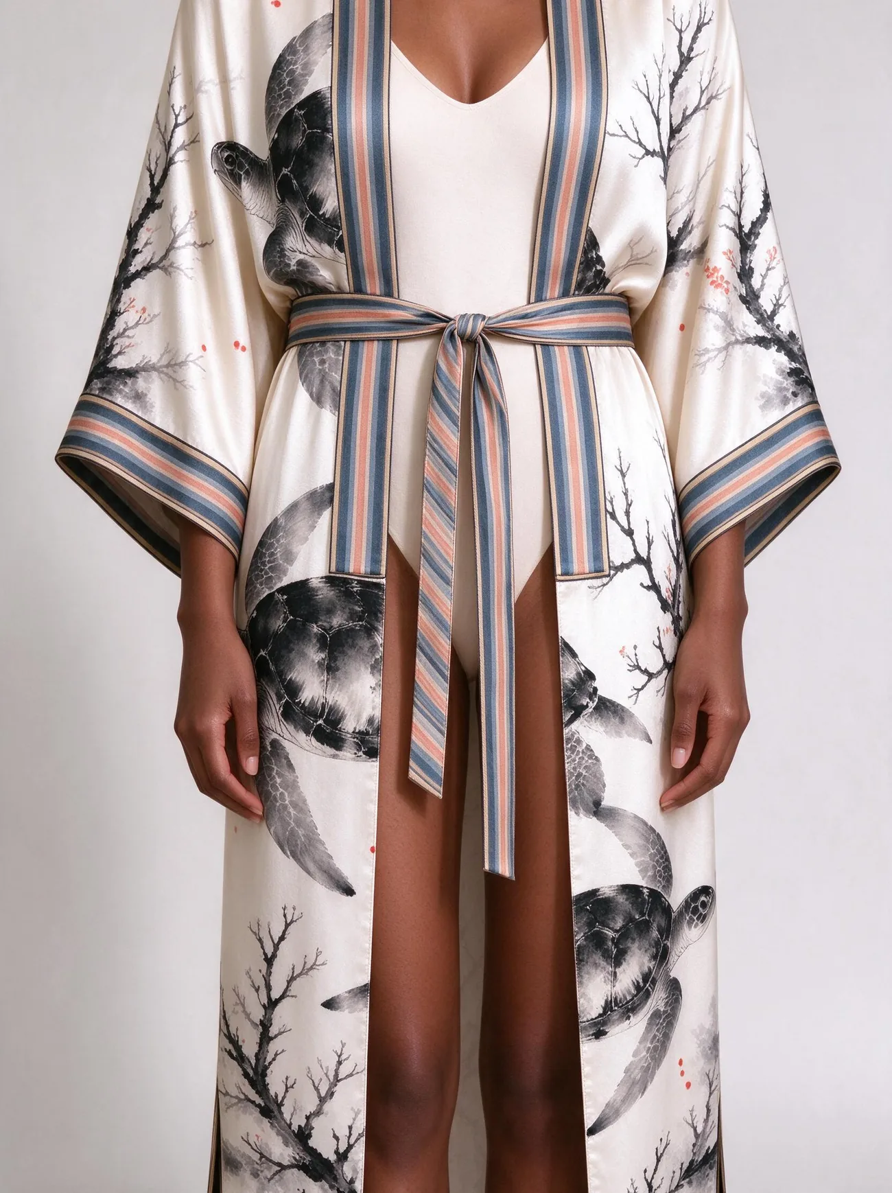 Tanikely kimono, detail: the band ends at the hip