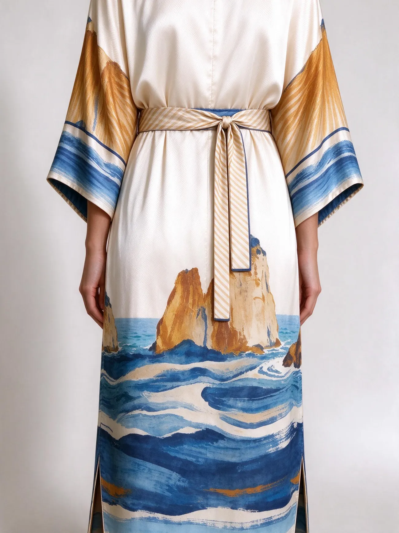 Tragara kimono, detail: the band ends at the hip